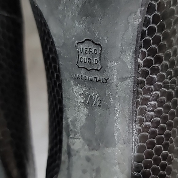 Lanvin black snakeskin heels with gold arched detailing  7 ½ - Picture 6 of 10